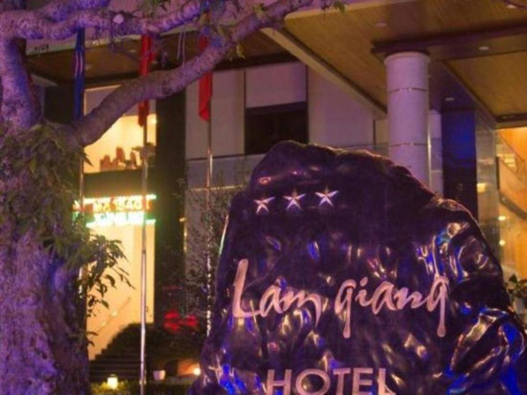 Lam Giang Hotel Vinh Exterior photo