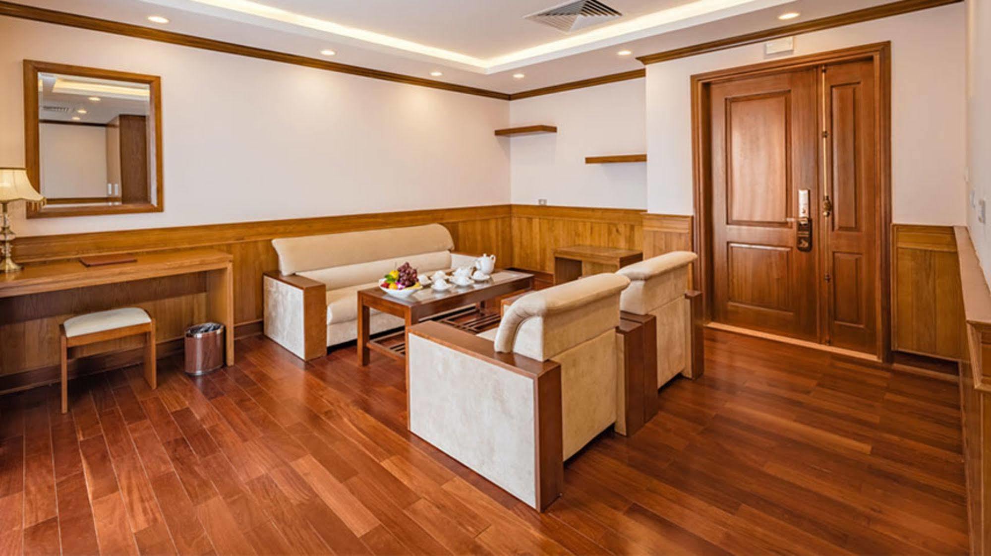 Lam Giang Hotel Vinh Exterior photo